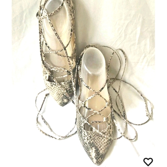 BANANA REPUBLIC 8.5 Flat Pointy Toe Faux Snakeskin Lace-Up Ankle-Tie Shoe EUC - Picture 3 of 7